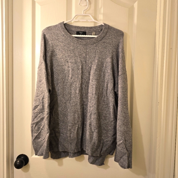 Super Soft & Stretchy Sweater | Size Medium - Picture 1 of 5